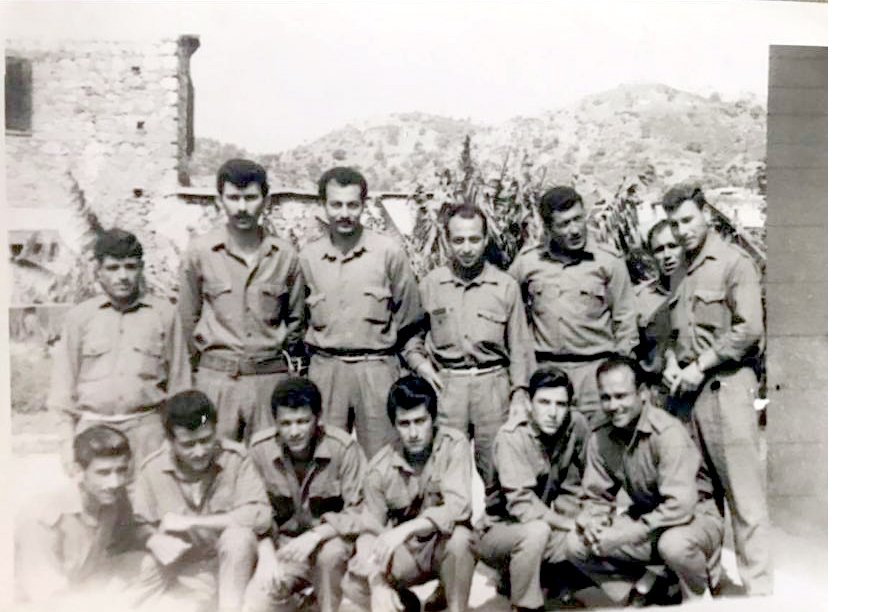 sayfa-16-asim-altiok-soldan-ikinci-erenkoyde-mucahit-arkadaslariyla-birlikte.jpg